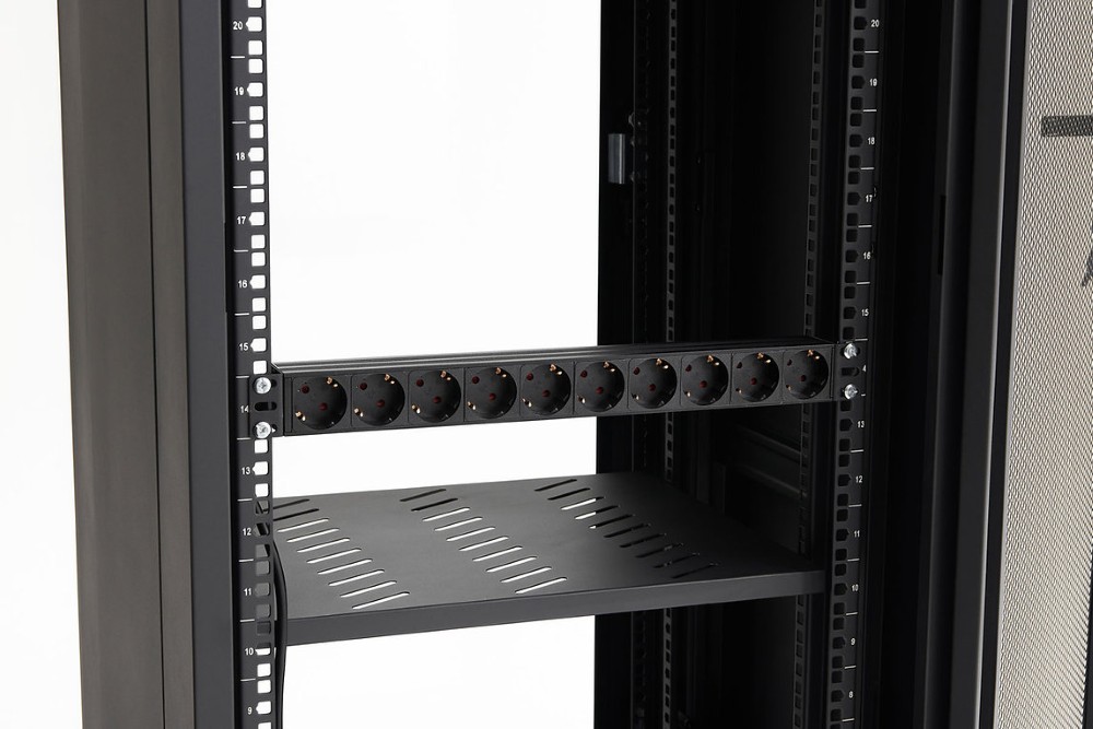 Régua rack 10 tomadas Schuko