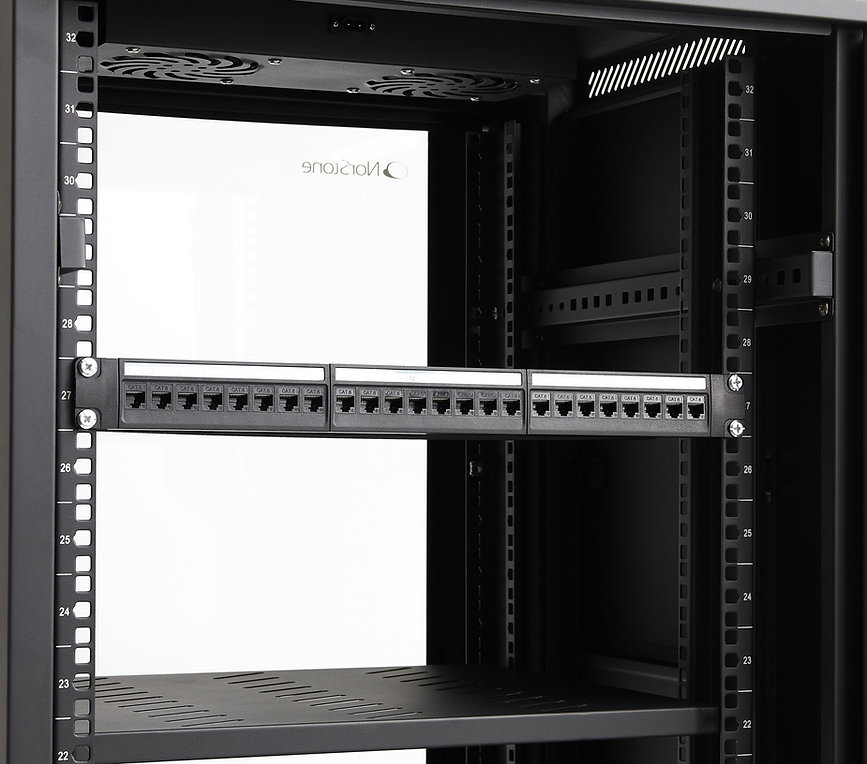 Painel 24 tomadas RJ45 fêmea